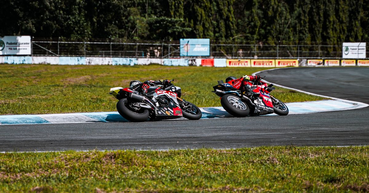 Acosta Menangi Drama MotoGP Malaysia, Marquez Kokoh di Punca