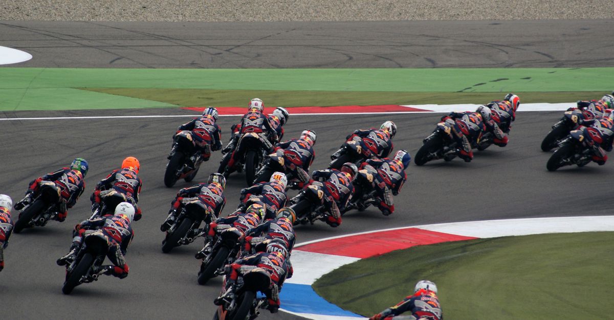 Sprint Race MotoGP Malaysia 2026: Acosta Menang, Marquez Pos
